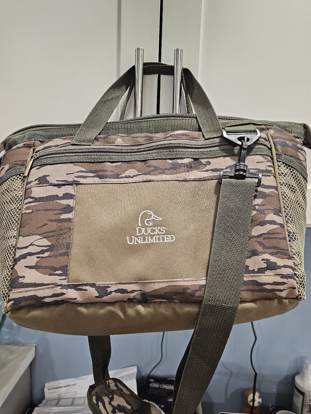 Ducks Unlimited Camo Soft-Sided Insulated Cooler Tote Bag w/ Shoulder Strap